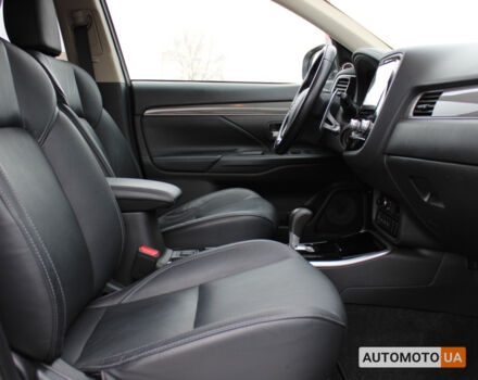 Білий Міцубісі Аутлендер, об'ємом двигуна 24 л та пробігом 56 тис. км за 24134 $, фото 12 на Automoto.ua