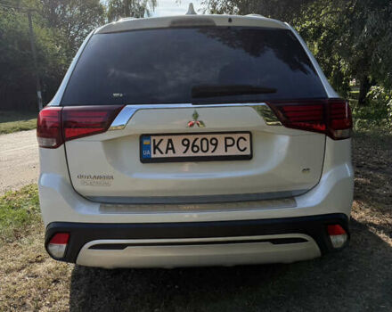 Білий Міцубісі Аутлендер, об'ємом двигуна 2.36 л та пробігом 111 тис. км за 19300 $, фото 3 на Automoto.ua