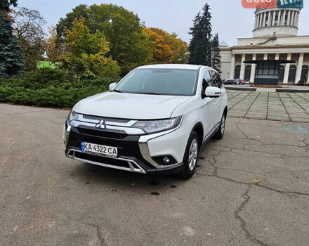 Білий Міцубісі Аутлендер, об'ємом двигуна 2 л та пробігом 74 тис. км за 16500 $, фото 6 на Automoto.ua