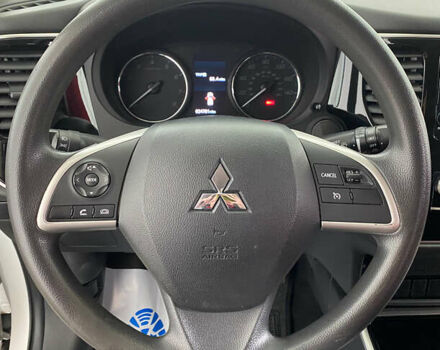 Белый Мицубиси Аутлендер, объемом двигателя 2.36 л и пробегом 39 тыс. км за 18350 $, фото 15 на Automoto.ua