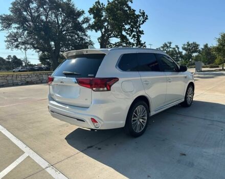 Білий Міцубісі Аутлендер, об'ємом двигуна 2 л та пробігом 35 тис. км за 20000 $, фото 5 на Automoto.ua