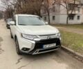 Білий Міцубісі Аутлендер, об'ємом двигуна 2.4 л та пробігом 70 тис. км за 21000 $, фото 1 на Automoto.ua