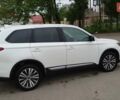 Белый Мицубиси Аутлендер, объемом двигателя 2.36 л и пробегом 40 тыс. км за 18900 $, фото 1 на Automoto.ua