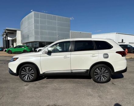 Белый Мицубиси Аутлендер, объемом двигателя 2.4 л и пробегом 44 тыс. км за 5800 $, фото 3 на Automoto.ua