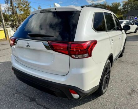 Білий Міцубісі Аутлендер, об'ємом двигуна 2.4 л та пробігом 32 тис. км за 8800 $, фото 4 на Automoto.ua