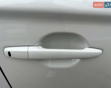 Белый Мицубиси Аутлендер, объемом двигателя 2.36 л и пробегом 59 тыс. км за 25000 $, фото 14 на Automoto.ua