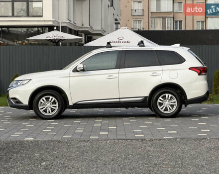 Білий Міцубісі Аутлендер, об'ємом двигуна 2 л та пробігом 52 тис. км за 21500 $, фото 3 на Automoto.ua