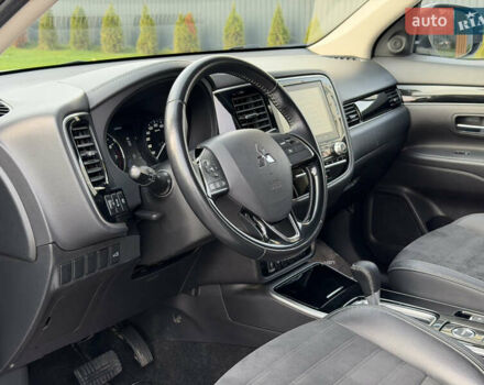 Білий Міцубісі Аутлендер, об'ємом двигуна 2 л та пробігом 52 тис. км за 21500 $, фото 24 на Automoto.ua