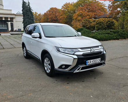 Білий Міцубісі Аутлендер, об'ємом двигуна 2 л та пробігом 74 тис. км за 16500 $, фото 1 на Automoto.ua