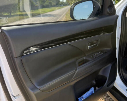 Білий Міцубісі Аутлендер, об'ємом двигуна 2.36 л та пробігом 111 тис. км за 19300 $, фото 22 на Automoto.ua