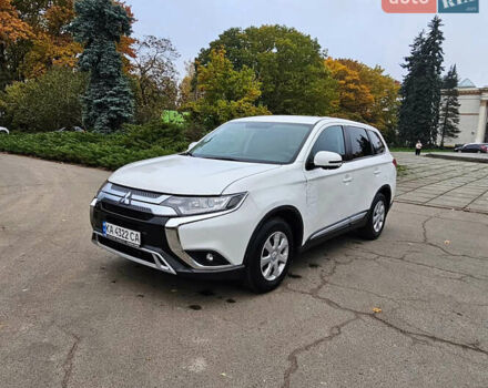 Білий Міцубісі Аутлендер, об'ємом двигуна 2 л та пробігом 74 тис. км за 16500 $, фото 7 на Automoto.ua