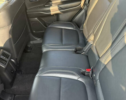 Білий Міцубісі Аутлендер, об'ємом двигуна 2.36 л та пробігом 84 тис. км за 19999 $, фото 4 на Automoto.ua