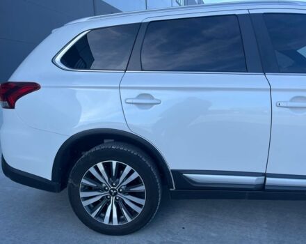 Белый Мицубиси Аутлендер, объемом двигателя 2.4 л и пробегом 120 тыс. км за 18990 $, фото 4 на Automoto.ua