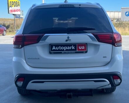Белый Мицубиси Аутлендер, объемом двигателя 2.4 л и пробегом 120 тыс. км за 18990 $, фото 5 на Automoto.ua
