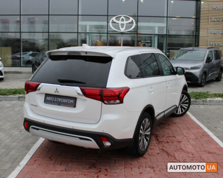 Білий Міцубісі Аутлендер, об'ємом двигуна 24 л та пробігом 56 тис. км за 24134 $, фото 8 на Automoto.ua