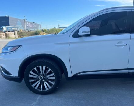 Белый Мицубиси Аутлендер, объемом двигателя 2.4 л и пробегом 120 тыс. км за 18990 $, фото 6 на Automoto.ua