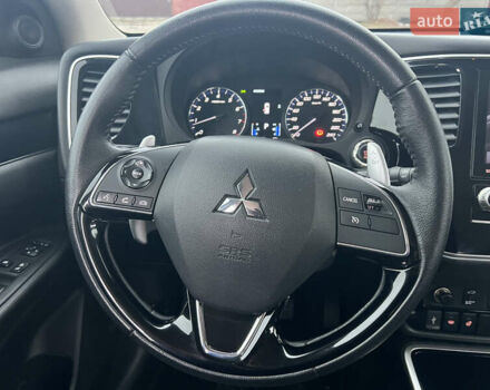 Белый Мицубиси Аутлендер, объемом двигателя 2.36 л и пробегом 59 тыс. км за 25000 $, фото 17 на Automoto.ua