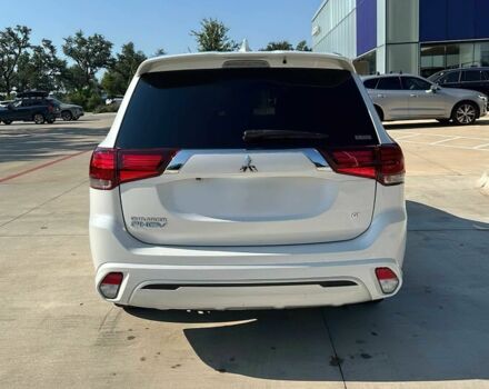 Білий Міцубісі Аутлендер, об'ємом двигуна 2 л та пробігом 35 тис. км за 20000 $, фото 4 на Automoto.ua