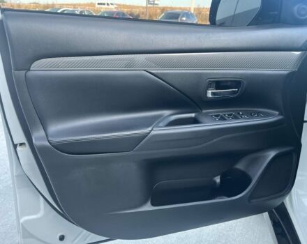 Белый Мицубиси Аутлендер, объемом двигателя 2.4 л и пробегом 120 тыс. км за 18990 $, фото 11 на Automoto.ua