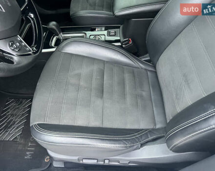 Белый Мицубиси Аутлендер, объемом двигателя 2.36 л и пробегом 59 тыс. км за 25000 $, фото 26 на Automoto.ua