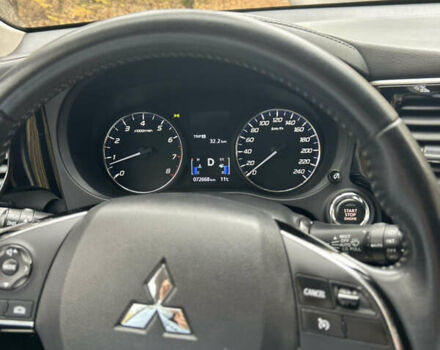 Міцубісі Аутлендер 2020 у Києві на Automoto.ua Білий Міцубісі Аутлендер, об'ємом двигуна 2 л та пробігом 72 тис. км за 17500 $, фото 11 на Automoto.ua