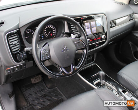 Білий Міцубісі Аутлендер, об'ємом двигуна 24 л та пробігом 56 тис. км за 24134 $, фото 9 на Automoto.ua