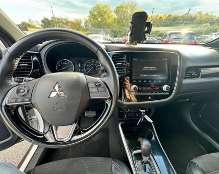 Білий Міцубісі Аутлендер, об'ємом двигуна 2.4 л та пробігом 32 тис. км за 8800 $, фото 9 на Automoto.ua