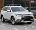 Білий Міцубісі Аутлендер, об'ємом двигуна 2 л та пробігом 52 тис. км за 21500 $, фото 1 на Automoto.ua
