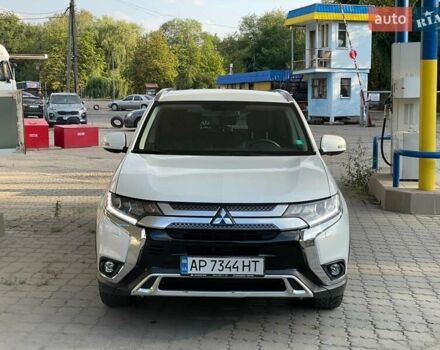 Белый Мицубиси Аутлендер, объемом двигателя 2.36 л и пробегом 57 тыс. км за 23800 $, фото 13 на Automoto.ua