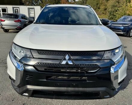 Білий Міцубісі Аутлендер, об'ємом двигуна 2.4 л та пробігом 32 тис. км за 8800 $, фото 1 на Automoto.ua