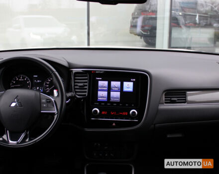 Білий Міцубісі Аутлендер, об'ємом двигуна 24 л та пробігом 56 тис. км за 24134 $, фото 14 на Automoto.ua