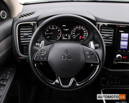 Білий Міцубісі Аутлендер, об'ємом двигуна 24 л та пробігом 56 тис. км за 24134 $, фото 16 на Automoto.ua
