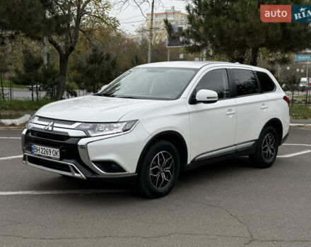 Білий Міцубісі Аутлендер, об'ємом двигуна 2 л та пробігом 63 тис. км за 20800 $, фото 9 на Automoto.ua