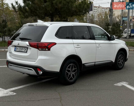 Білий Міцубісі Аутлендер, об'ємом двигуна 2 л та пробігом 63 тис. км за 20800 $, фото 12 на Automoto.ua