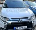 Белый Мицубиси Аутлендер, объемом двигателя 2 л и пробегом 143 тыс. км за 19999 $, фото 1 на Automoto.ua