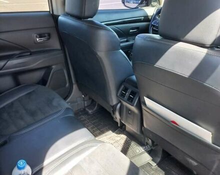 Белый Мицубиси Аутлендер, объемом двигателя 2 л и пробегом 96 тыс. км за 24000 $, фото 3 на Automoto.ua