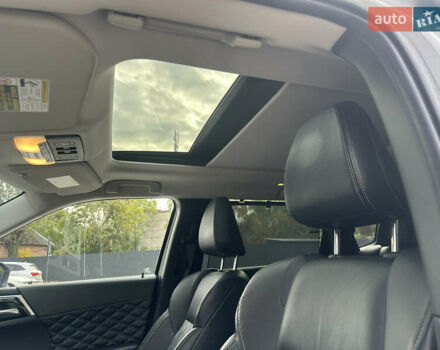 Білий Міцубісі Аутлендер, об'ємом двигуна 2.5 л та пробігом 62 тис. км за 28300 $, фото 15 на Automoto.ua