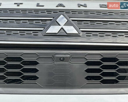 Білий Міцубісі Аутлендер, об'ємом двигуна 2.5 л та пробігом 62 тис. км за 28300 $, фото 38 на Automoto.ua