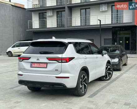 Білий Міцубісі Аутлендер, об'ємом двигуна 2.5 л та пробігом 62 тис. км за 28300 $, фото 6 на Automoto.ua