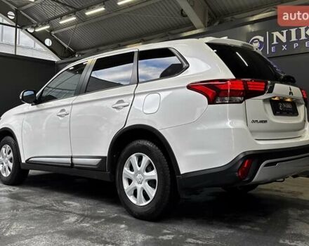 Белый Мицубиси Аутлендер, объемом двигателя 2 л и пробегом 30 тыс. км за 22500 $, фото 7 на Automoto.ua