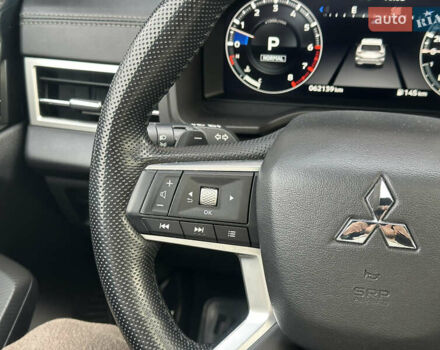 Білий Міцубісі Аутлендер, об'ємом двигуна 2.5 л та пробігом 62 тис. км за 28300 $, фото 19 на Automoto.ua