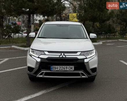 Білий Міцубісі Аутлендер, об'ємом двигуна 2 л та пробігом 63 тис. км за 20800 $, фото 7 на Automoto.ua