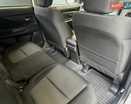 Белый Мицубиси Аутлендер, объемом двигателя 2 л и пробегом 30 тыс. км за 22500 $, фото 30 на Automoto.ua