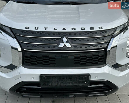 Білий Міцубісі Аутлендер, об'ємом двигуна 2.5 л та пробігом 62 тис. км за 28300 $, фото 37 на Automoto.ua