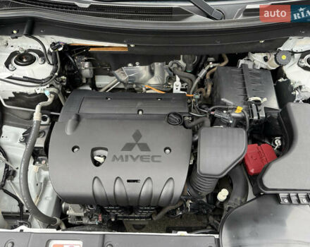 Білий Міцубісі Аутлендер, об'ємом двигуна 2 л та пробігом 63 тис. км за 20800 $, фото 42 на Automoto.ua