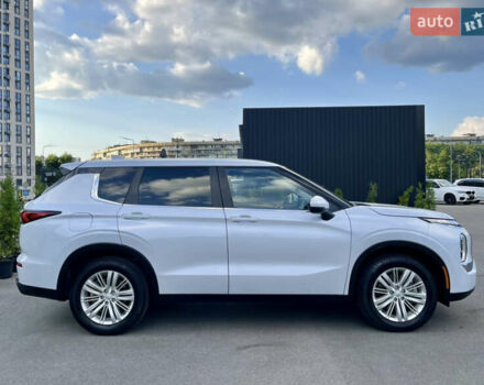 Белый Мицубиси Аутлендер, объемом двигателя 2.49 л и пробегом 92 тыс. км за 24300 $, фото 6 на Automoto.ua