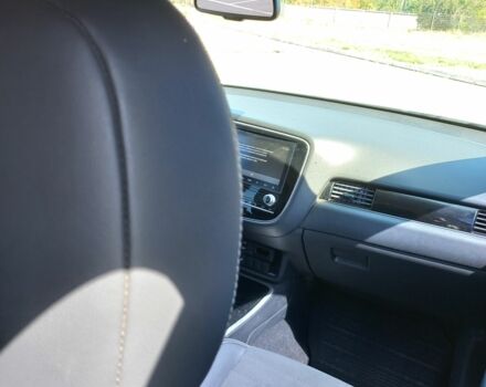 Белый Мицубиси Аутлендер, объемом двигателя 2 л и пробегом 97 тыс. км за 23564 $, фото 4 на Automoto.ua