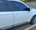 Белый Мицубиси Аутлендер, объемом двигателя 2 л и пробегом 97 тыс. км за 23564 $, фото 2 на Automoto.ua