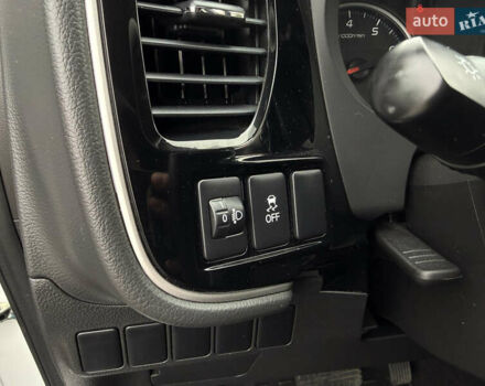 Білий Міцубісі Аутлендер, об'ємом двигуна 2 л та пробігом 63 тис. км за 20800 $, фото 17 на Automoto.ua