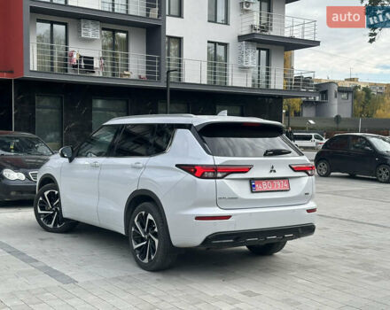 Білий Міцубісі Аутлендер, об'ємом двигуна 2.5 л та пробігом 62 тис. км за 28300 $, фото 4 на Automoto.ua